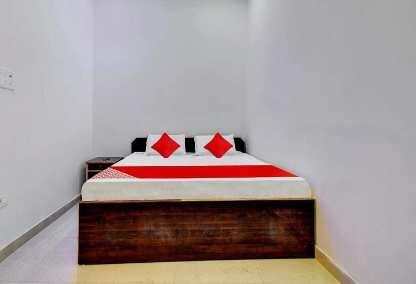 ホテル Oyo Flagship Highway Suites