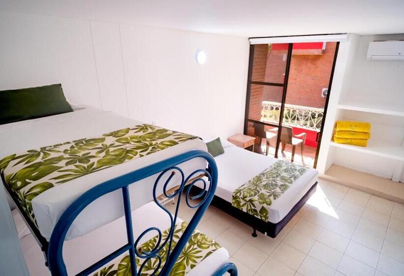 בית מלון כפרי Playa Hawai