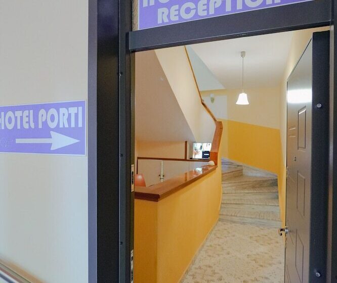 호텔 Porti
