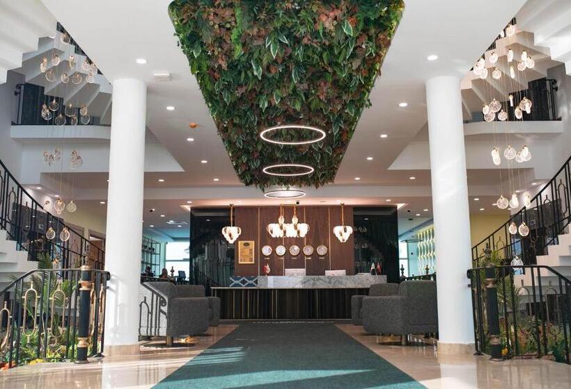 The Green Oasis Otel Spa