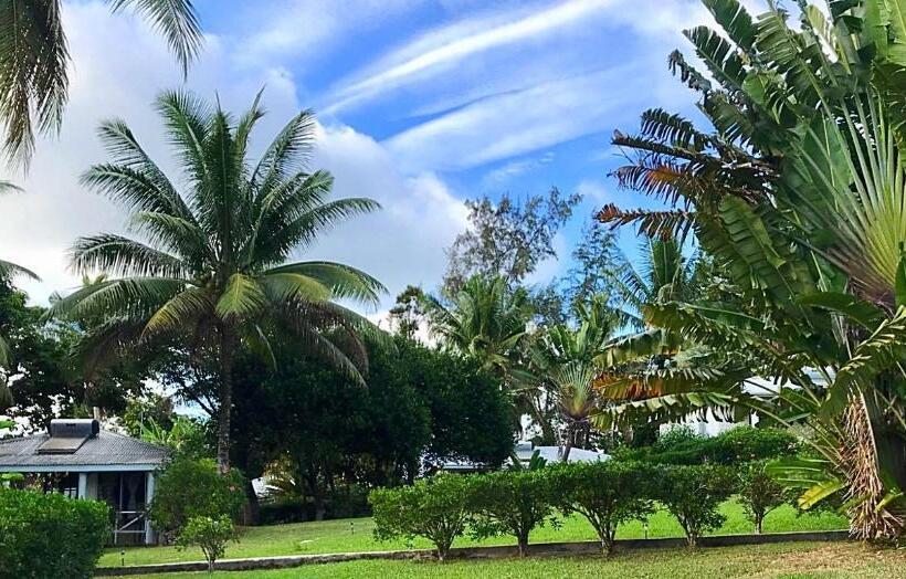 هتل The Harbourview   Vava U