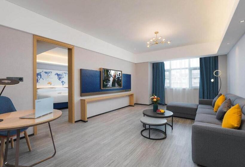 Kyriad Hotel Baoying Jinyuan Square High Speed Railway Station