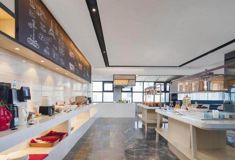 Kyriad Hotel Baoying Jinyuan Square High Speed Railway Station