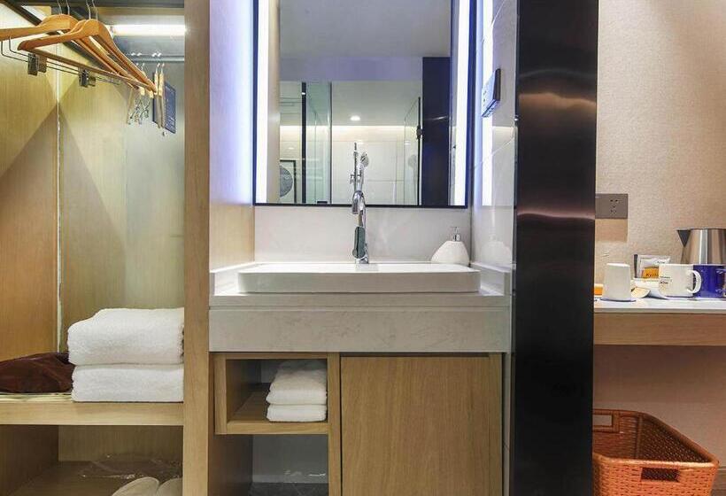 Kyriad Marvelous Hotel Henan Xinyang Pingqiao Plaza