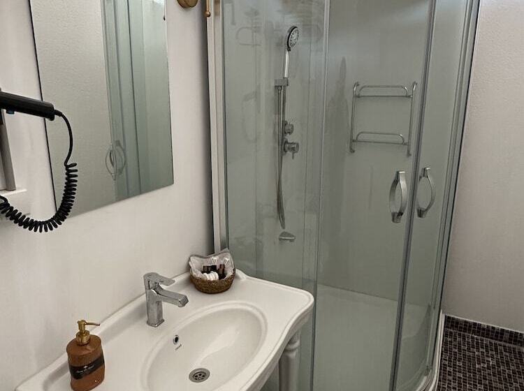 Отель Kensington Prince S Island Historical Mansion