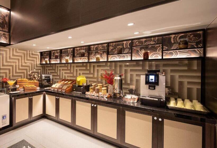 Metropolo Hotel Zhenjia Wanda Plaza Railway Station