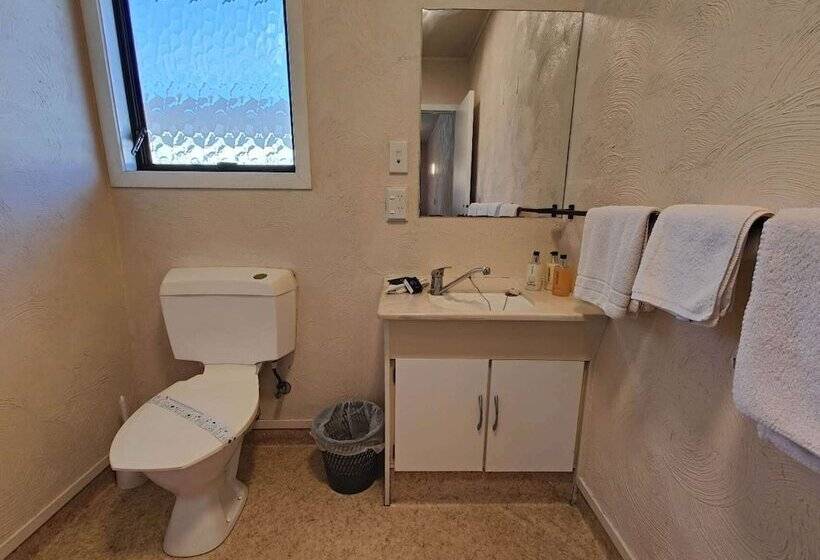 汽车旅馆  Kings Court Motor Lodge