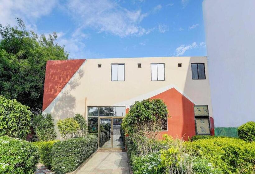 Oyo T Heritage Hotel And Restaurant