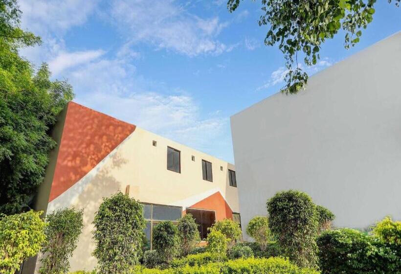 Oyo T Heritage Hotel And Restaurant