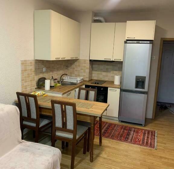 پانسیون Comfortable Apartment Close To The City Center