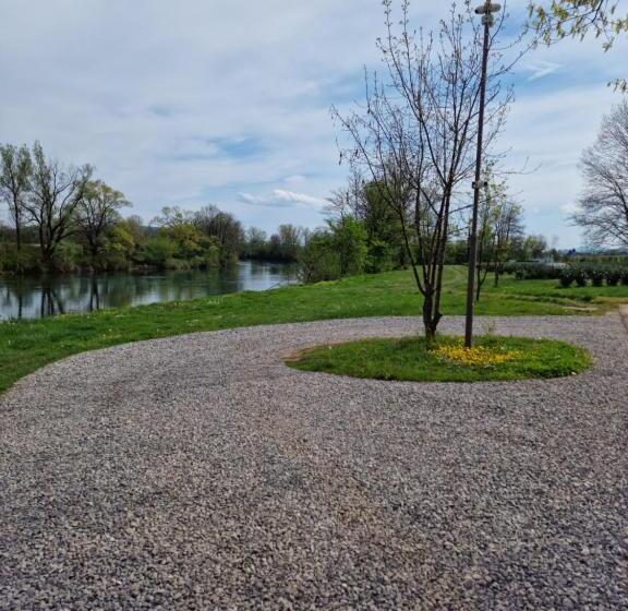 استراحتگاه Gm House Mobile House Near Kolpa River