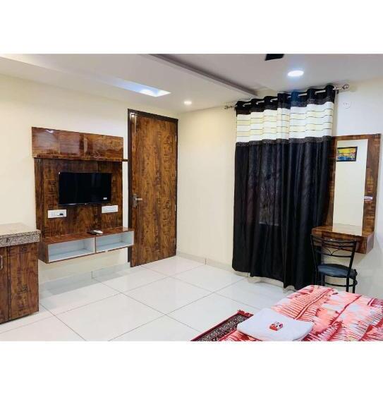 The Rajmani Motel    Luxury Studios    Lpu Law Gate