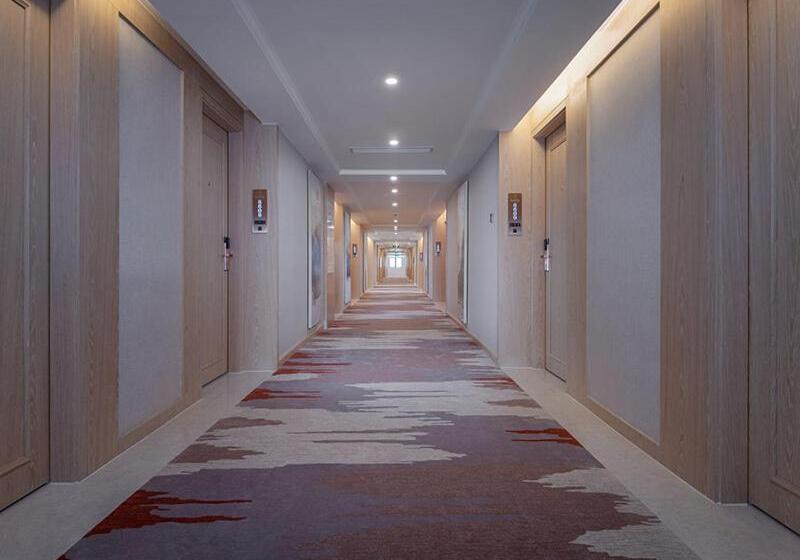 Vienna International Hotel South Gate Of Shenzhen International Convention And Exhibition Center