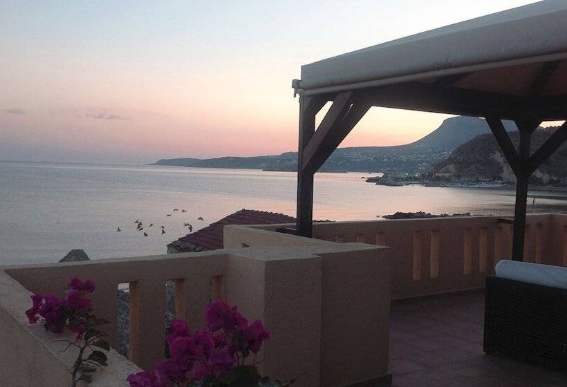 Asterias Studios & Apartments