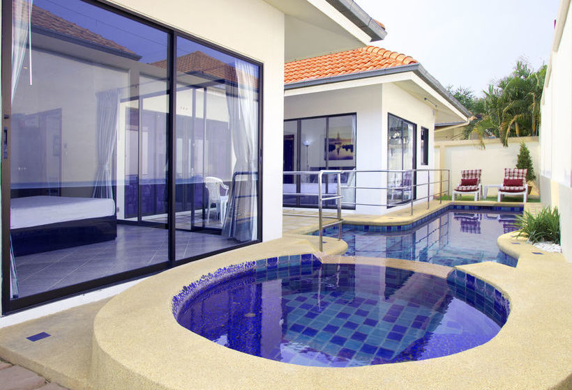Avoca Pool Villas