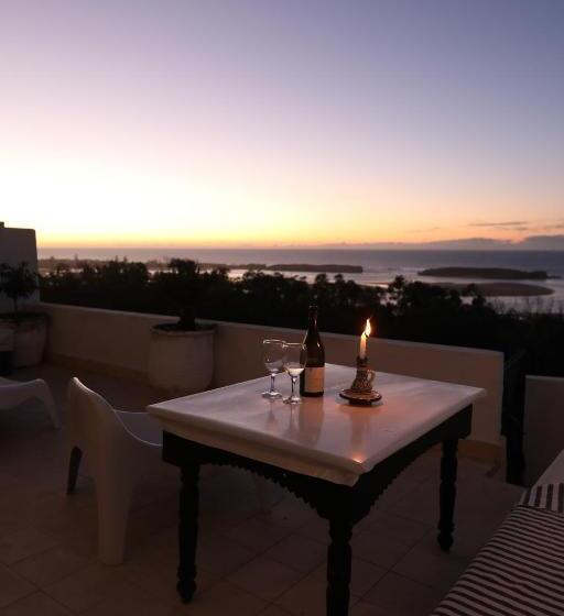 تختخواب و صبحانه El Manzar