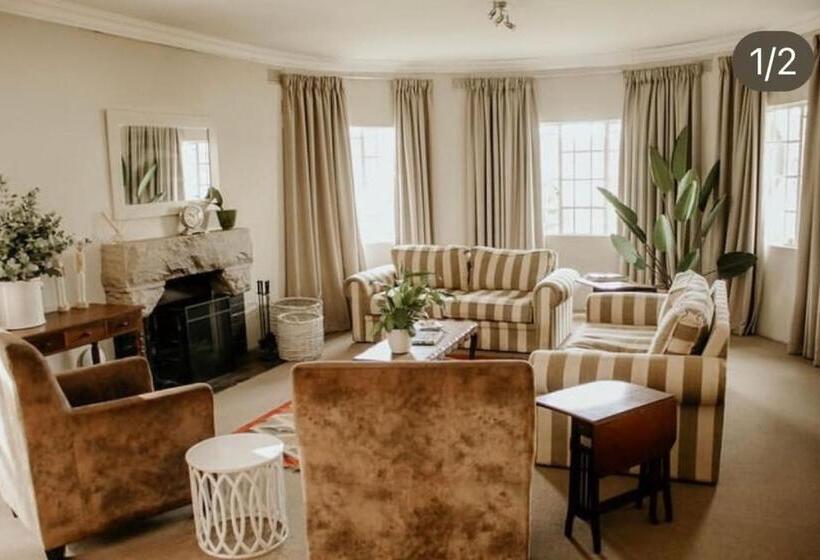 Bed and Breakfast Elgin Guest House