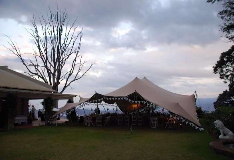 مبيت وإفطار Kings Walden Garden Manor