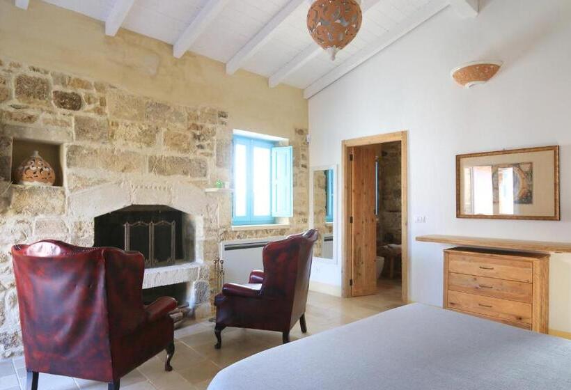 مبيت وإفطار Masseria Fano Relais & Wine