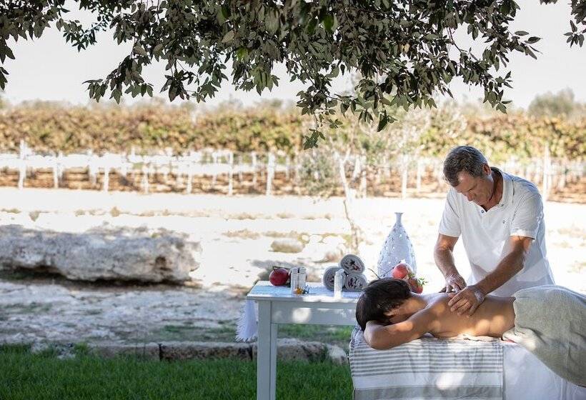 مبيت وإفطار Masseria Fano Relais & Wine
