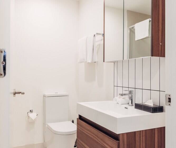 City Edge Box Hill Apartment