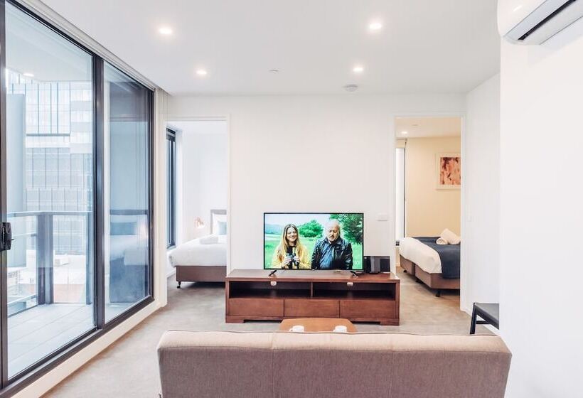 City Edge Box Hill Apartment