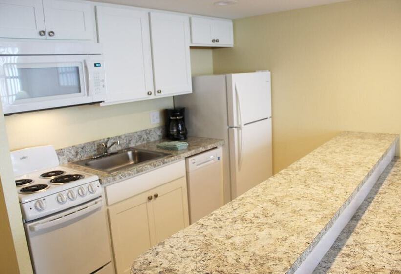 Holiday Shores Beach Club