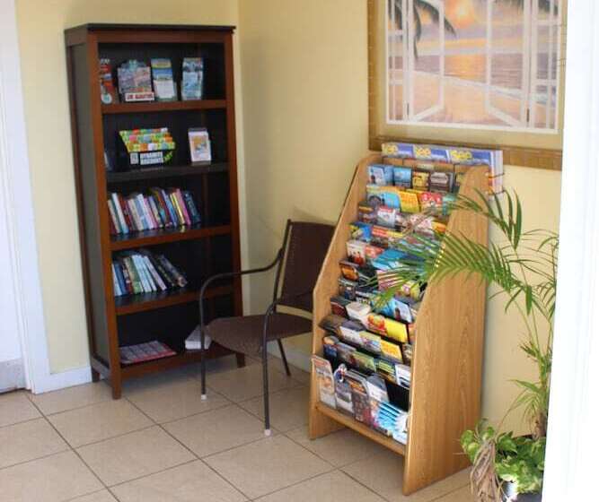 Holiday Shores Beach Club