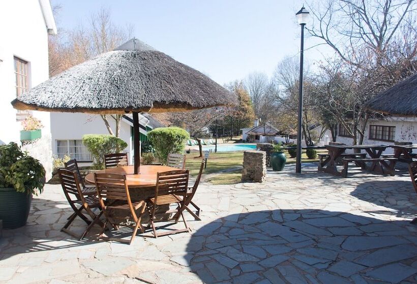 פונדק Himeville Arms