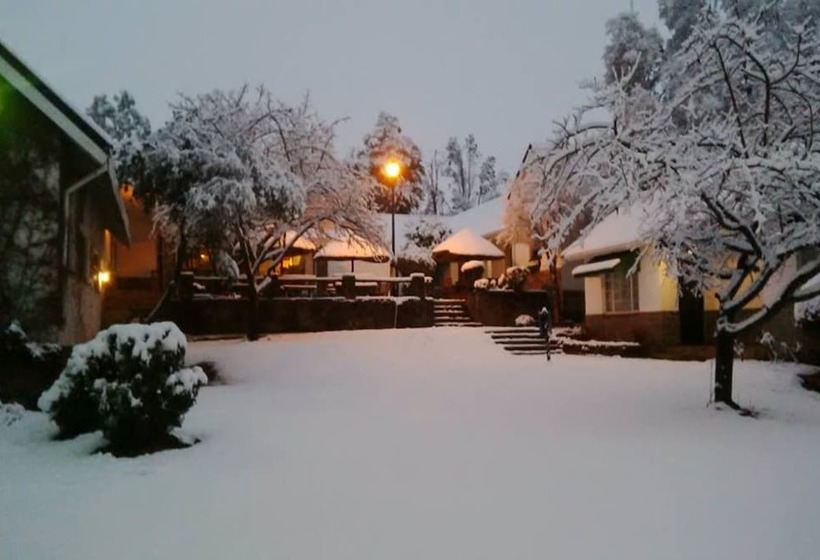 פונדק Himeville Arms