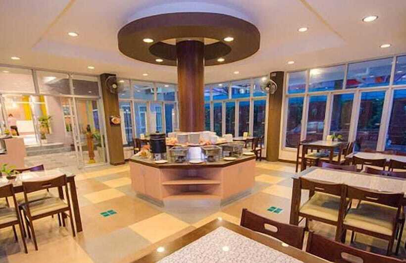 호텔 Charoenchit House