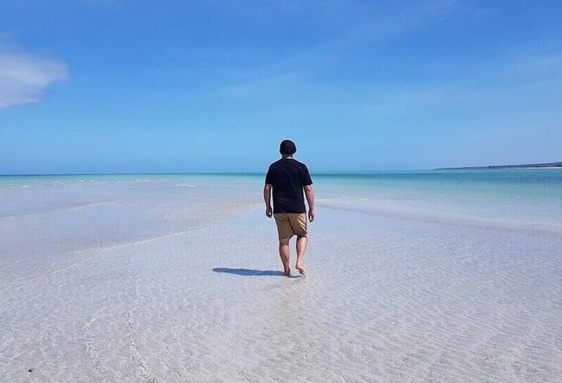 Отель Chuiba Bay Lodge