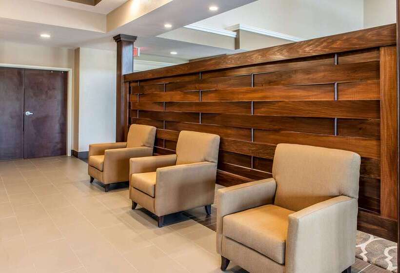 فندق Comfort Suites Rensselaer Near Fair Oaks