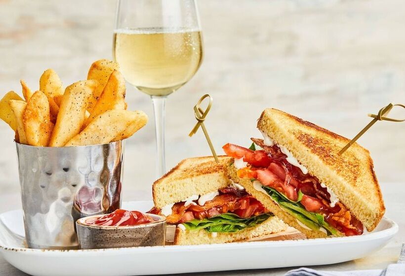 בית מלון כפרי Courtyard By Marriott Dallas Midlothian At Midlothian Conference Center