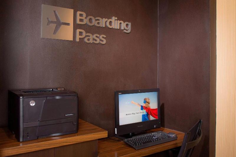 בית מלון כפרי Courtyard By Marriott Dallas Midlothian At Midlothian Conference Center