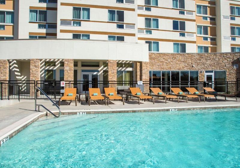 בית מלון כפרי Courtyard By Marriott Dallas Midlothian At Midlothian Conference Center