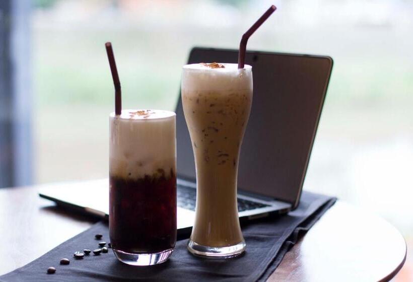 Отель Dragon River Avenue