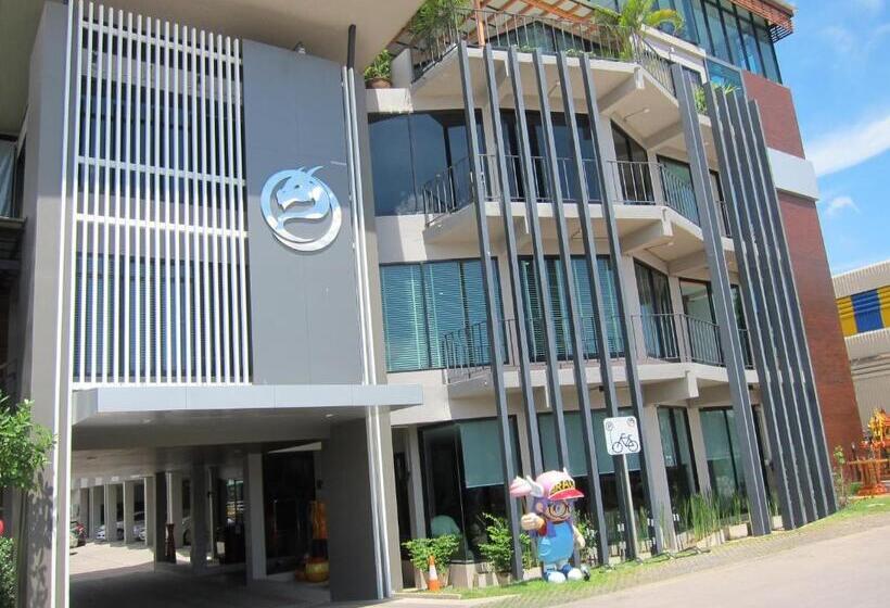 Отель Dragon River Avenue