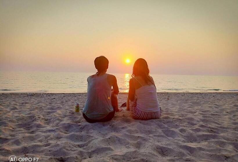 Отель Eco Lanta Hideaway Beach Resort