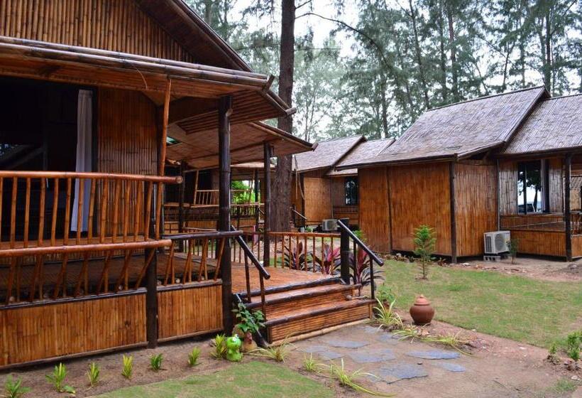 Отель Eco Lanta Hideaway Beach Resort