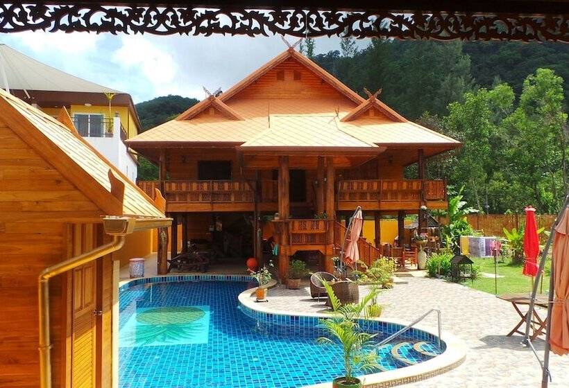 Отель Golden Teak Resort Baan Sapparot