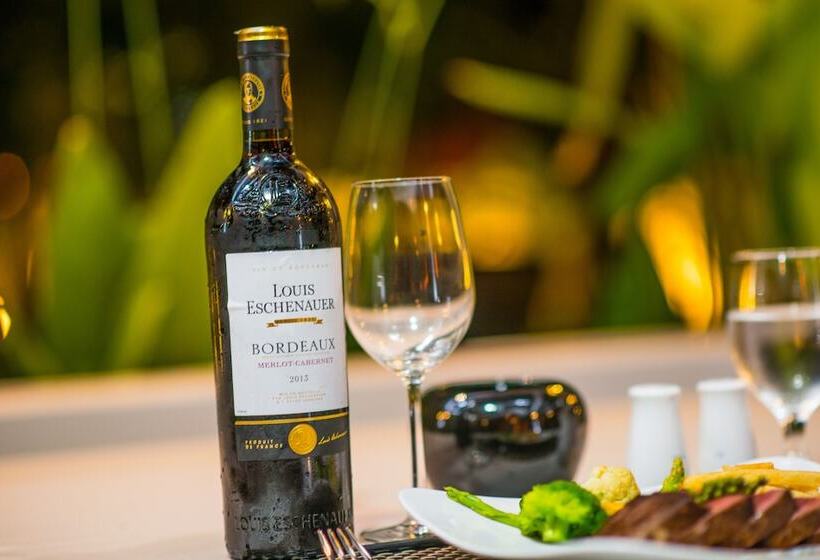 فندق Green Empire Resort