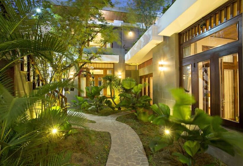 هتل Hanging Garden Hoi An