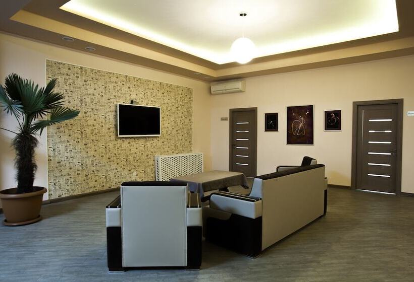 호텔 Holiday Hostel