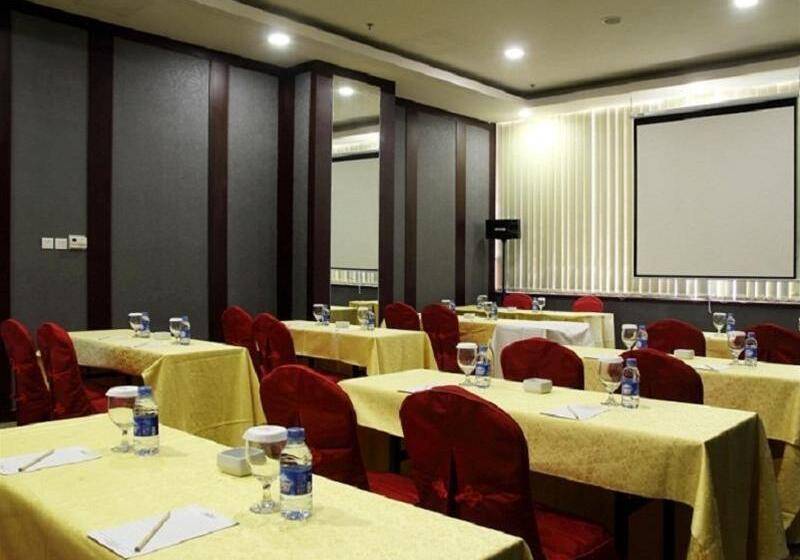 בית מלון כפרי Horison Lampung