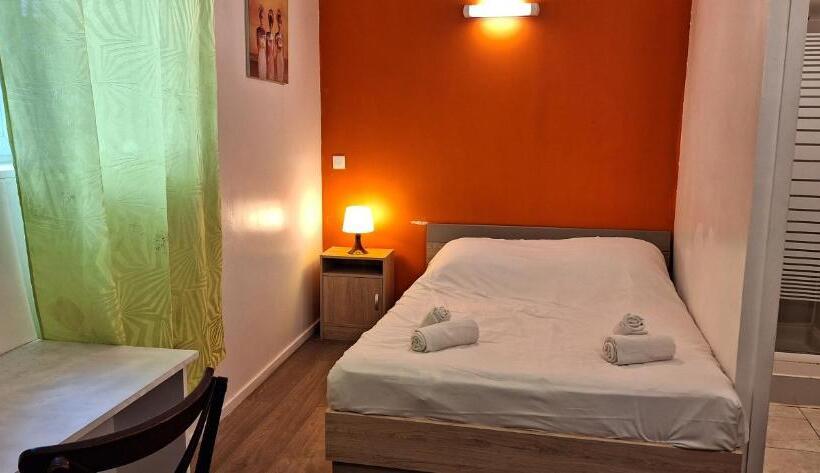 בית מלון כפרי Hôtel Le Saint Quentin