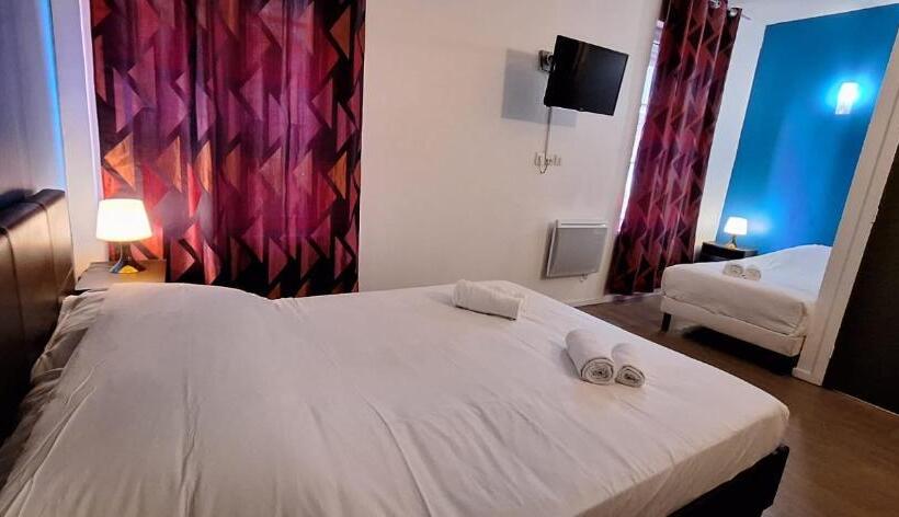 Отель Hôtel Le Saint Quentin