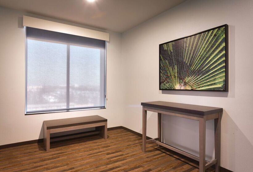 Отель Hyatt House At Anaheim Resort/convention Center