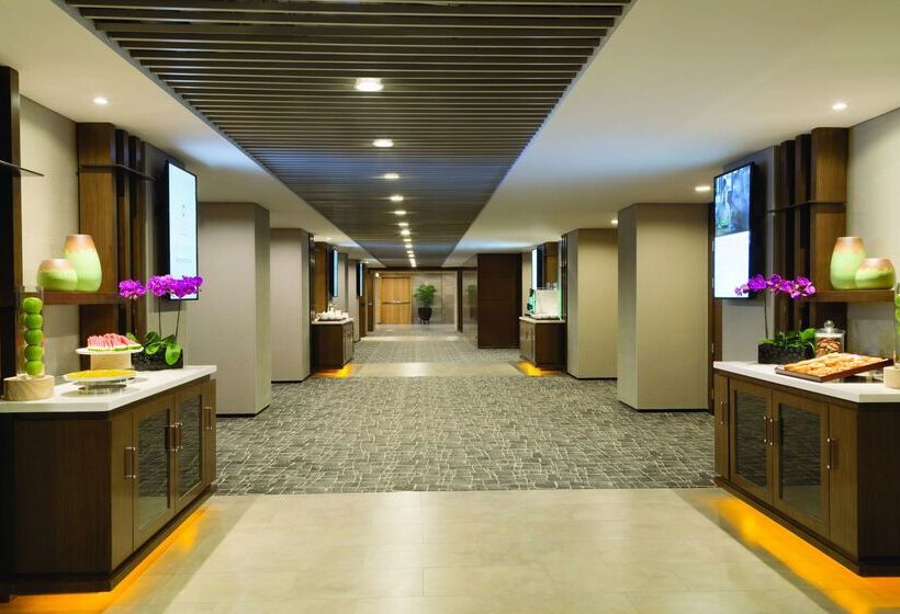 هتل Hyatt House Shenzhen Airport
