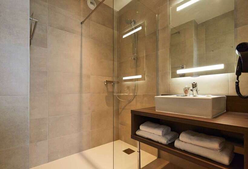 Отель Kyriad Troyes Centre